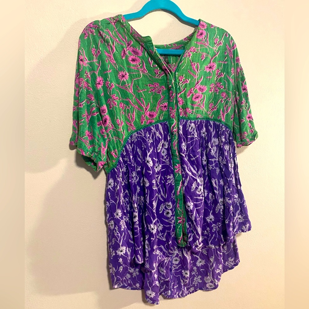 AKEMI & KIN Anthropologie Boho Festival Short Sleeve Floral Tunic Top Sz M-